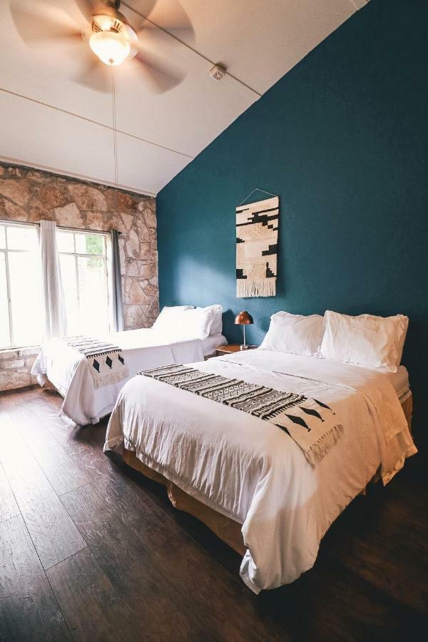 The Lodge At Cypress Falls 윔벌리 외부 사진